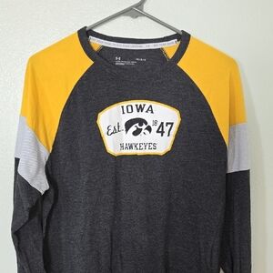 Under Armour | Iowa Hawkeye Long Sleeve Tee Size Large